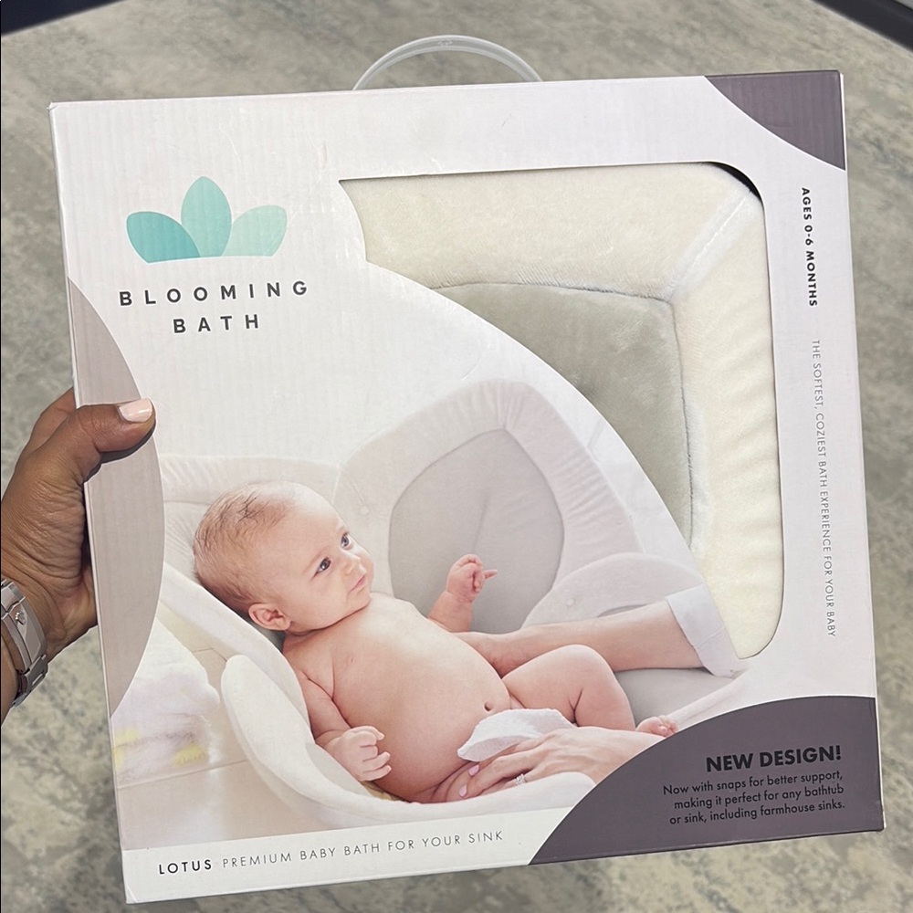 Blooming Bath Lotus Baby Sink Bath - Cream/White